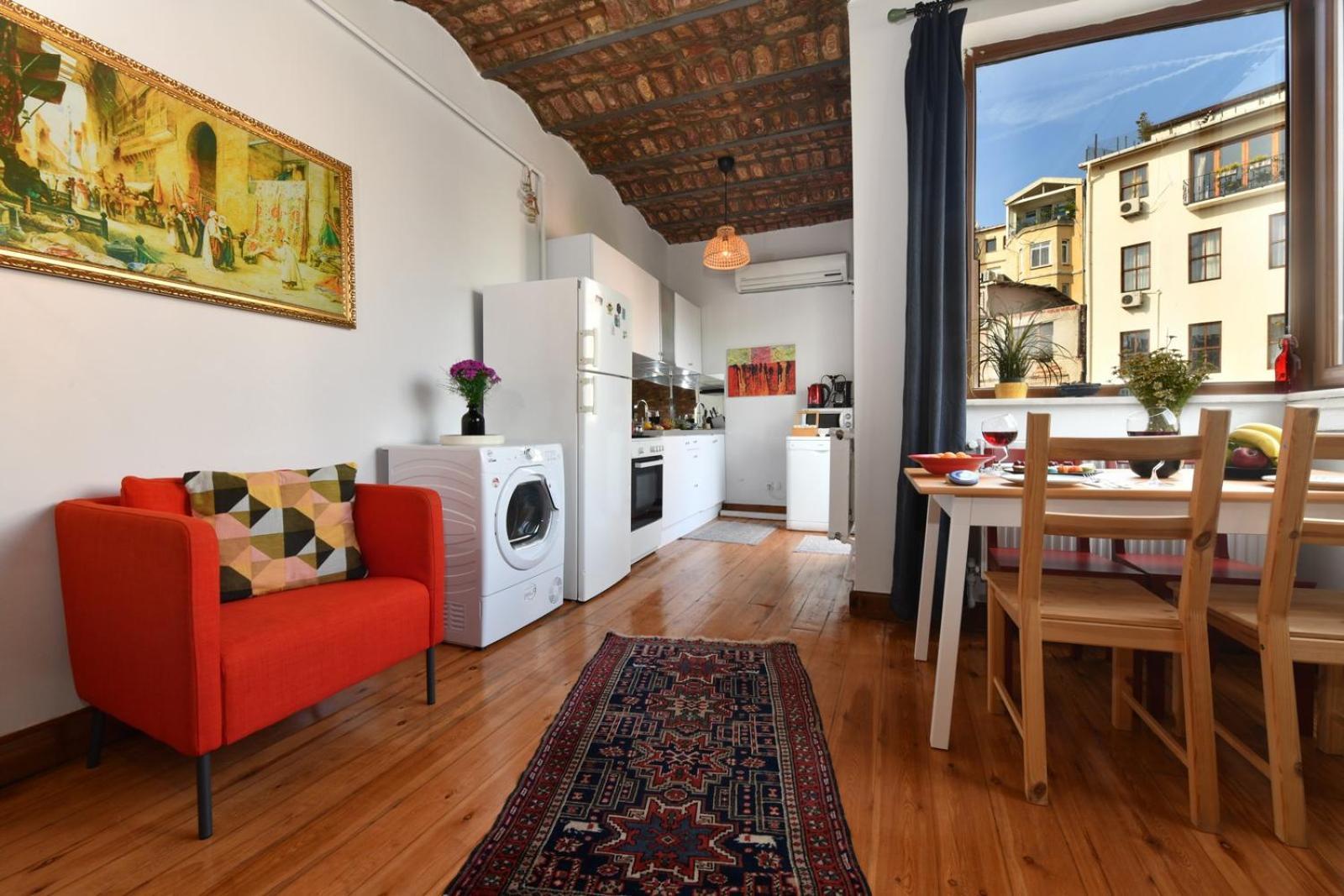 Galata Tower Is Almost In Your Bedroom And In The Balconies Rooftop Terrace With Golden Horn View
