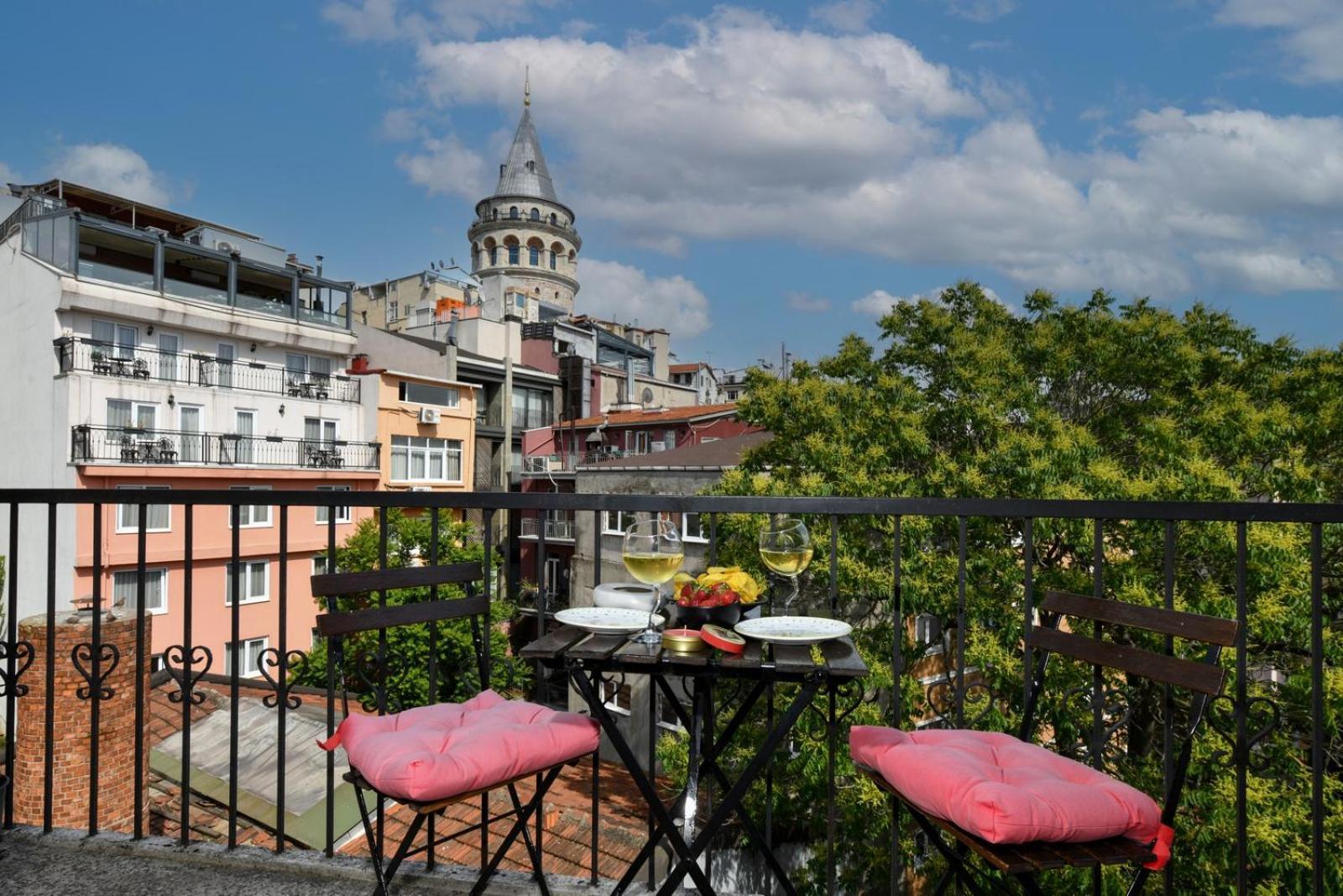 Daire Galata Tower Is Almost In Your Bedroom And In The Balconies Rooftop Terrace With Golden Horn View *