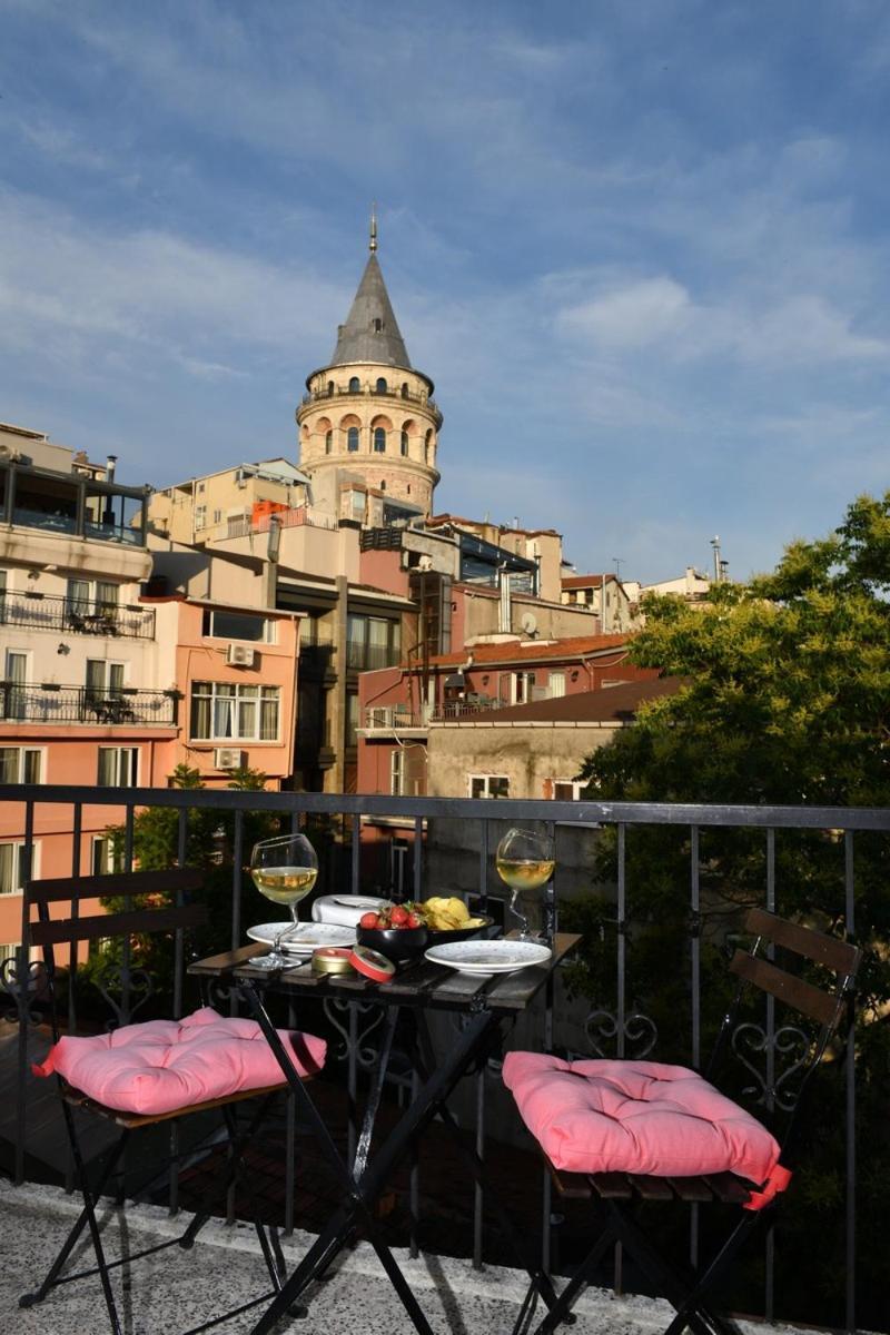 Daire Galata Tower Is Almost In Your Bedroom And In The Balconies Rooftop Terrace With Golden Horn View