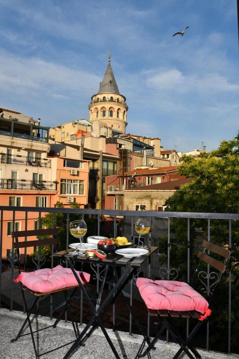 Daire Galata Tower Is Almost In Your Bedroom And In The Balconies Rooftop Terrace With Golden Horn View