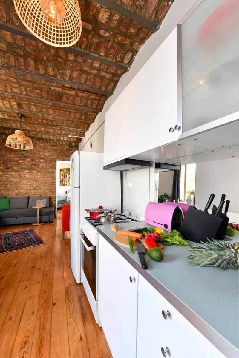 Galata Tower Is Almost In Your Bedroom And In The Balconies Rooftop Terrace With Golden Horn View *